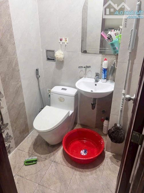 Nhà ở 3 tầng, 5pn-3wc, hẻm 3/69 Thành Thái_P.14_Q.10 - 4