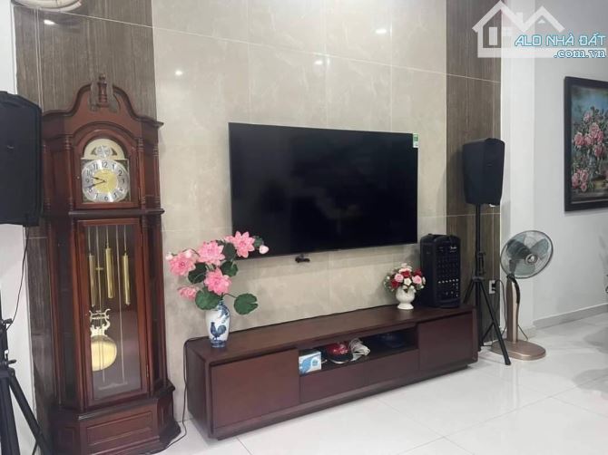 TÔI BÁN NHÀ HẺM 5M GIẢM MẠNH 200TR ĐƯỜNG TÔN THẤT TÙNG,QUẬN 1.GIÁ 4TỶ19/56,4M2, 1TRỆT 2LẦU - 5