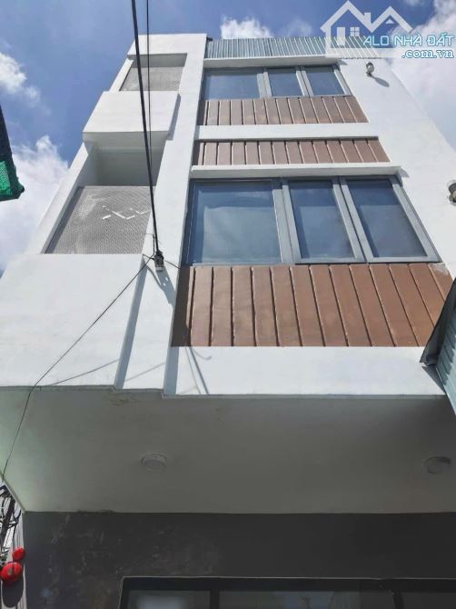 Bán nhà đường Trưng Nữ Vương, 3 tầng, giá nhỉnh 5 tỷ.