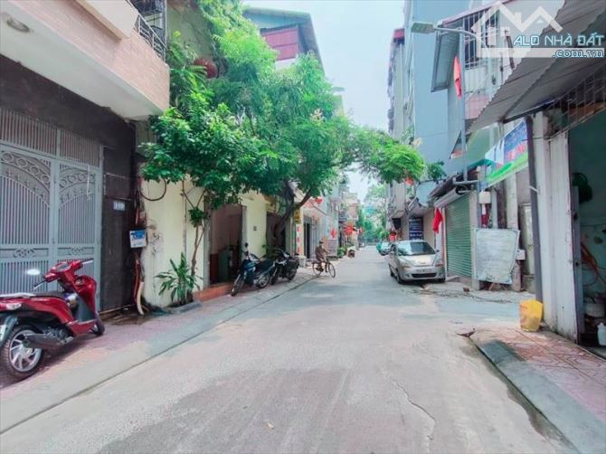 Bán đất Nguyễn Văn Cừ, Ngọc Lâm 82m2, MT: 6m, 7 chỗ vào đất, ngõ thông, 14.5 tỷ - 1