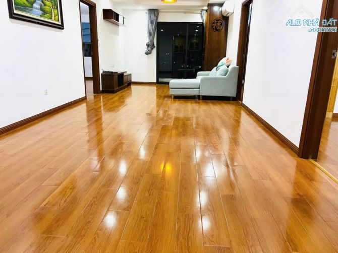 Bán gấp căn hộ chung cư HATECO Hoàng Mai. Căn góc, view công viên. 117m² giá 4,9x tỷ