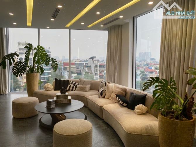 Cực Hiếm, Bán Mặt Hồ Mặt Phố Trúc Bạch, Ba Đình: 132m2, Mặt tiền lô Góc 10m, 6 tầng. VIP