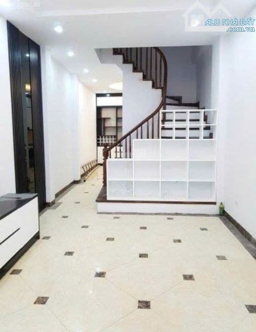 Bán nhà 50m2 xây dựng 4 tầng,kinh doanh nhỏ,oto vào nhà. - 1