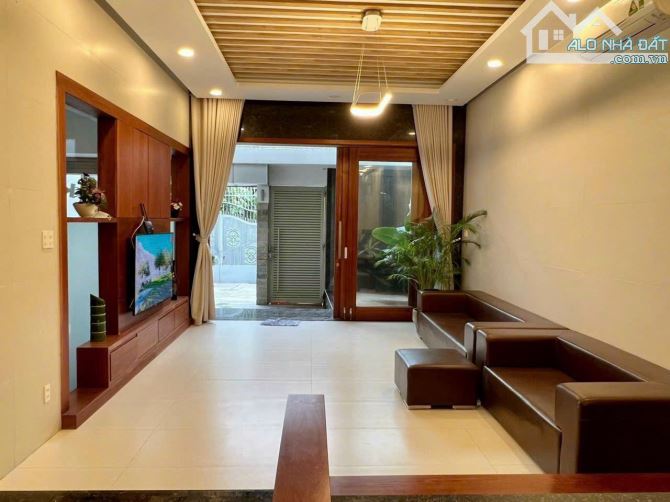 MTNB đường khu CMT8, Tân Bình. DT: 6.6x24m, nhà 3 tầng ở ngay giá bán 21.5 tỷ - 1