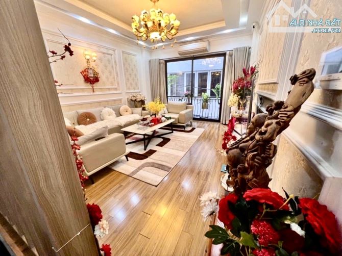 Bán Gấp Nhà Bồ Đề 60m2-chỉ hơn 11 tỷ-HÀNG HIẾM-BÃI ĐỖ Ô TÔ CẠNH NHÀ-3 BƯỚC RA HỒ-NỘI THẤT - 1