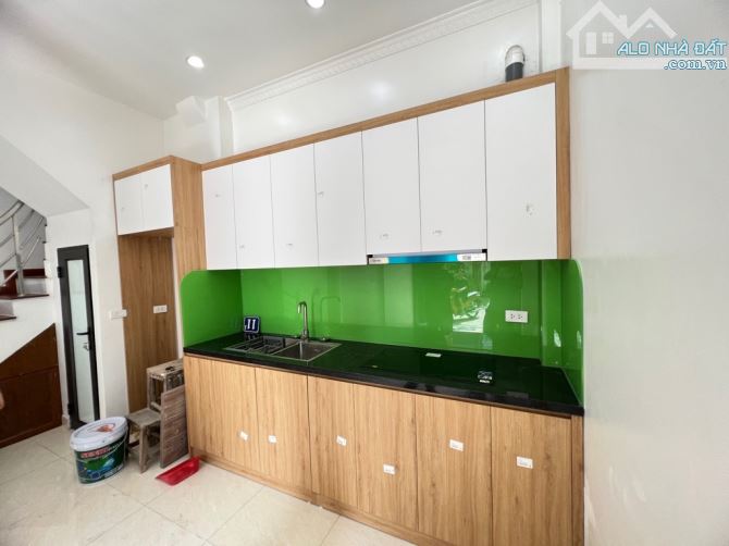 Bán nhà Tân Mai 5 tầng thông sàn , kinh doanh , ô tô đỗ cửa - 2