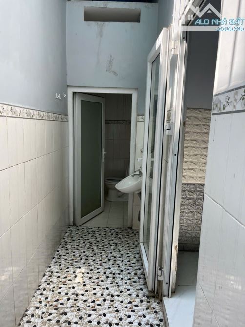 Nhà ngay sau lưng chợ Đầu Mối Thủ Đức, ngang 6m, 2pn 2wc, đường rộng 10m - 2