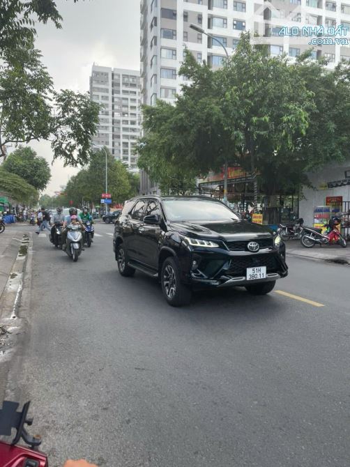 Nhà mặt tiền 2 Tầng - Đường 8m - Gần Phạm Văn Đồng - 104m2 ngang 5m - Gía chỉ 8 tỷ hơn - 2
