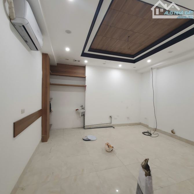 Cho thuê nhà phố Nguyễn Văn Lộc,Dt :60m2, 2,5 t ,mt 5m Giá 30tr/th - 2