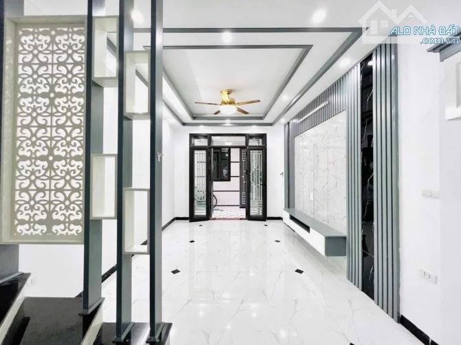 Bán nhà Lĩnh Nam mới kính koong ! 30m²,5 tầng,4,1tỷ,ổ đỏ vuông riêng,ko qh,ko l*ỗi lầ*m  L - 2