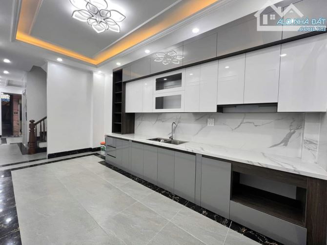 CHỈ 9.9 TỶ cho căn nhà 46m2, 6 tầng, xây mới, có thang máy, Nguyên Hồng, Ba Đình - 3