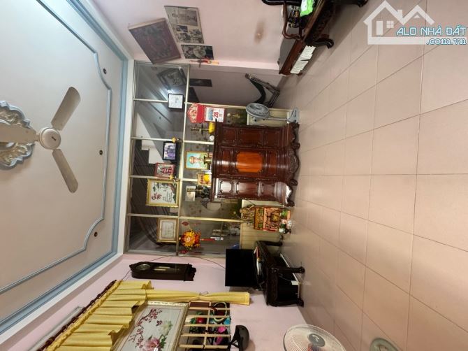 Hiếm ngang khủng 6*19 HXH quay đầu trước nhà Hoàng Hoa Thám - 2 tầng - 5pn - 3