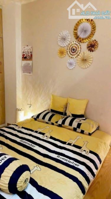 HXH đường Đồng Đen, Tân Bình, 30m2, 5 Tầng, 3,2m x 9,5m, chỉ 6 tỷ 7 - 4