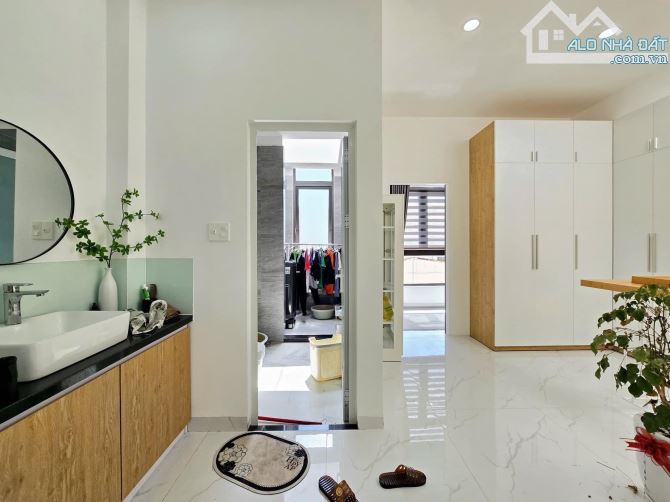 SIÊU PHẨM NHÀ ĐẸP - KHU THANH BÌNH - HẢI CHÂU , NHÀ 3 TẦNG, DTSD 150M, GIÁ CHỈ 4 TYX - 6