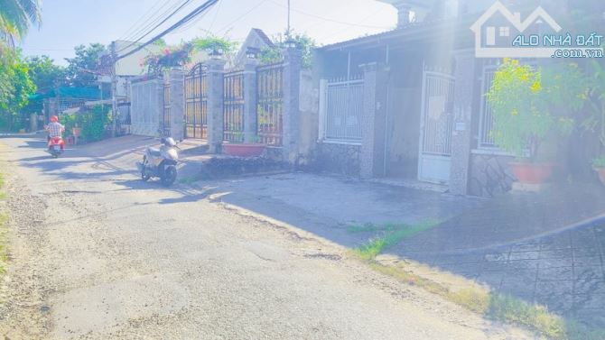 Bán nhà 343 m2 mặt tiền đường Hàng Xoài có sân rộng - 8
