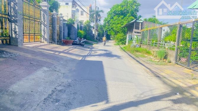 Bán nhà 343 m2 mặt tiền đường Hàng Xoài có sân rộng - 9
