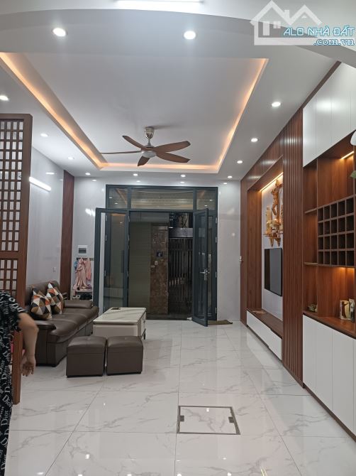 Bán nhà Khương Trung 42m, 4tầng, 1nhà ra ô tô tránh dân xây độc lập, chỉ 7tỷ96.
