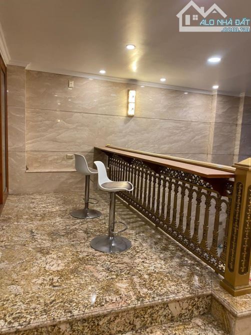 Bán mặt phố Nhật Chiêu, Tây Hồ view hồ tây. DT108m2, 5 tầng, MT7m giá 84 tỷ thỏa thuận