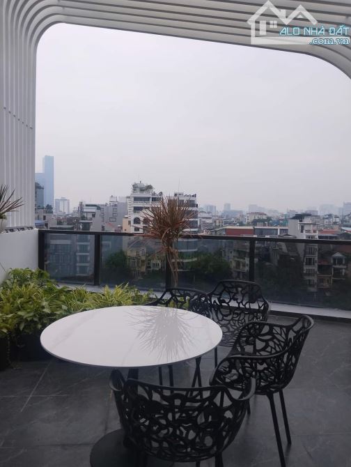 Bán nhà mặt hồ Đầm Tròn ngõ 135 Đội Cấn, Ba Đình DT 51,5m2, 8 tầng, giá 32 tỷ