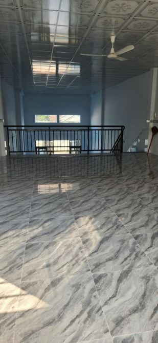 NHÀ 1 TRỆT 1 GÁC TRỐNG SUỐT TOÀN BỘ 5,5X31M 2WC LÀM VP, KHO