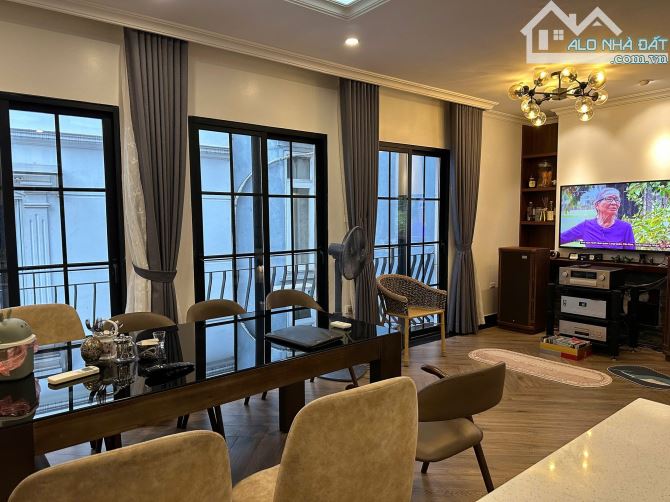 PHỐ VIP BA ĐÌNH – 36M2 – HOA HẬU PHỐ CỔ – PHONG CÁCH CHÂU ÂU – 2 THOÁNG – NGÕ RỘNG.