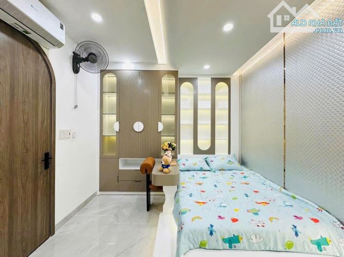 Nhà đang cho thuê 13 tr / tháng ngay Dương Quảng Hàm, Gò Vấp. Giá: 3 Tỷ 290 / 56m2. SHR - 10