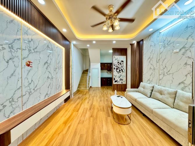 🏡 Bán Nhà Đẹp 5 Tầng Tại Thị Trấn Trạm Trôi  Full Nội Thất, Cách Ô Tô 20m, Dọn Vào Ở Ngay - 1