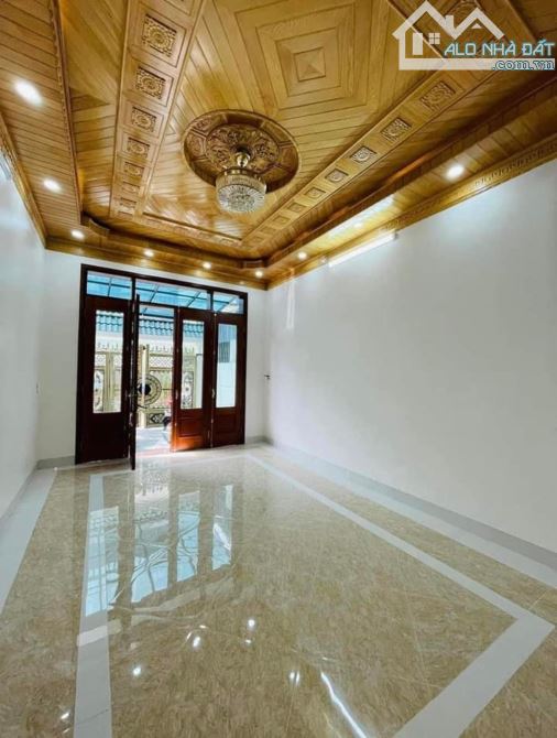 CHÍNH CHỦ GỬI BÁN HỘ CĂN NHÀ SIÊU PHẨM 4 TẦNG MẶT ĐƯỜNG VŨ KHẾ BẬT  -TP NĐ - 1