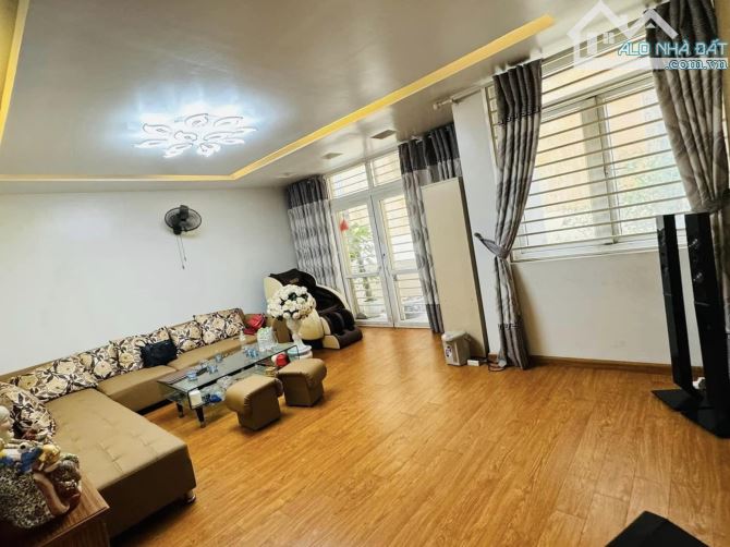 6.35Tỷ, Nhà Hiếm Khương Đình, 42m2*3Tầng, 20mét Ra Mặt Phố, Ô Tô Dừng Đỗ Sát Nhà - 1