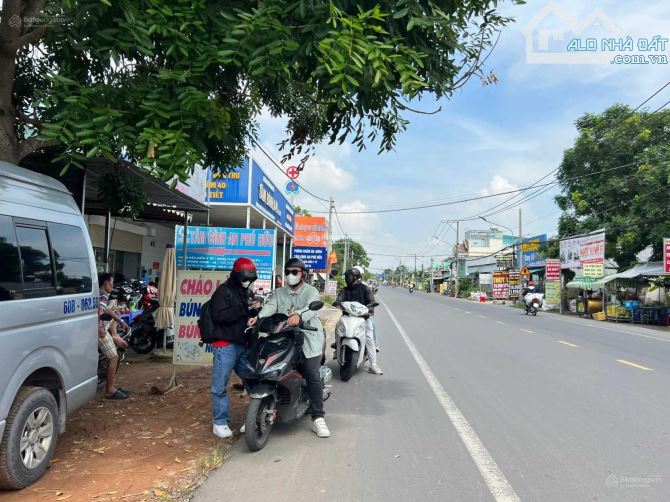 Chuyển nhượng gấp lô đất 100m2 kế bên chợ mới Lộc An, đi cổng sân bay Long Thành 1.5 km - 1