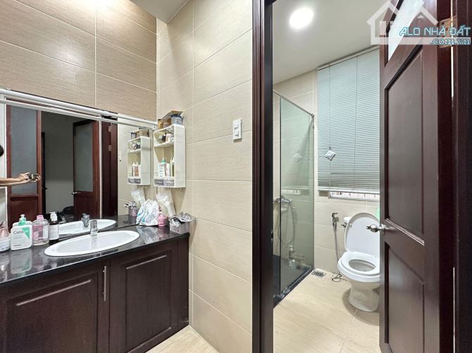 Cho Thuê Biệt thự Đường Cao Đức Lân An Phú Quận 2 Hầm trệt 2 lầu 500m² - 2