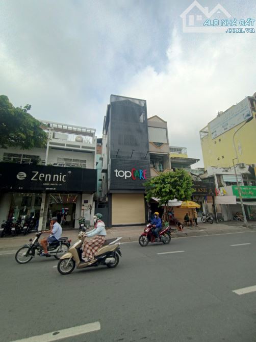 Rẻ-Hiếm - Nhà 4 lầu, MT Nguyễn Văn Cừ, P2, Q.5 - DTSD:115m2 - Chốt 18 tỷ - 2