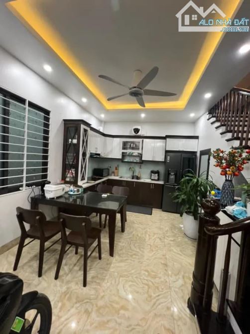 Nhỉnh 6Tỷ, Nhà Vũ Tông Phan, 44m2*4Tầng, Ngõ Ô Tô, 2 Mặt Thoáng, Ngõ Thông Gần Phố - 2