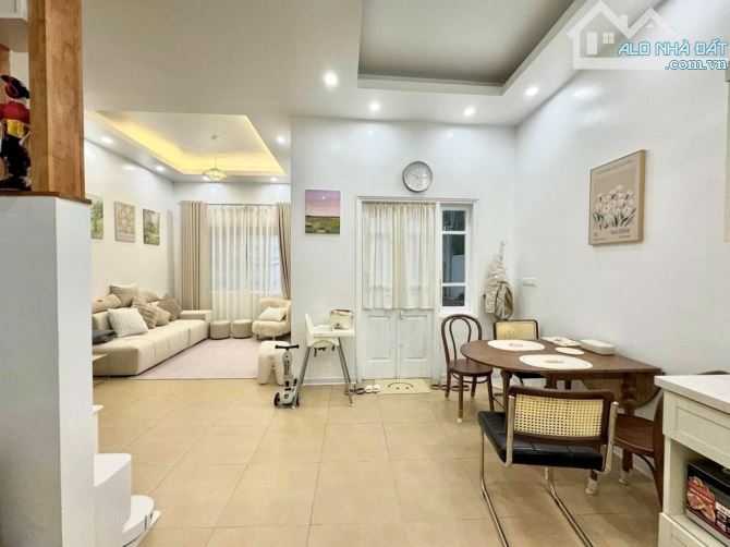 BÁN NHÀ PHÚ ĐÔ 42M2 | 4 TẦNG |MT 5,5M | BIỆT THỰ HƠN 7 TỶ DÂN XÂY NỘI THẤT CHÂU ÂU - 2