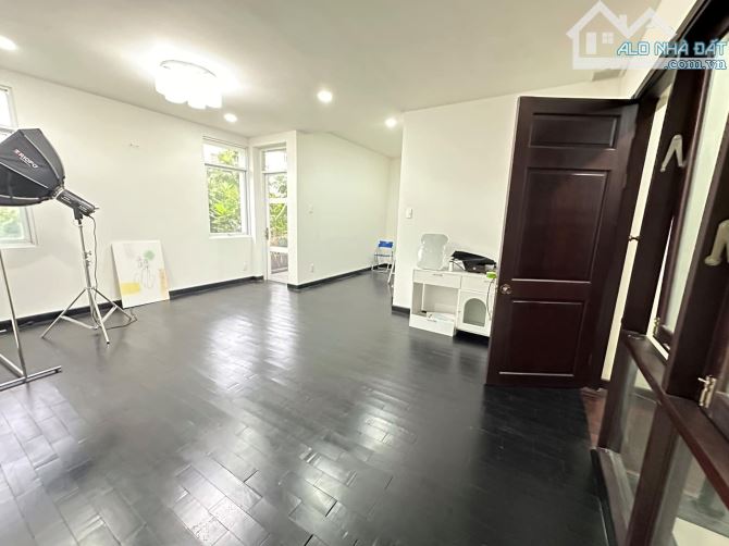 Cho Thuê Biệt thự Đường Cao Đức Lân An Phú Quận 2 Hầm trệt 2 lầu 500m² - 3