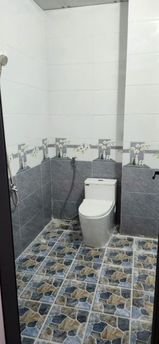 NHÀ 1 TRỆT 1 GÁC TRỐNG SUỐT TOÀN BỘ 5,5X31M 2WC LÀM VP, KHO - 9