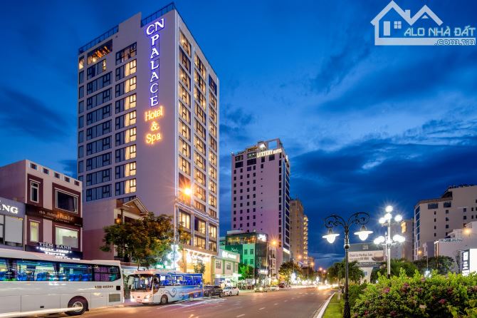 380M XÂY HOTEL APARTMENT SÁT BIỂN 3 lô liền kề PHẠM VĂN ĐỒNG tốt nhất