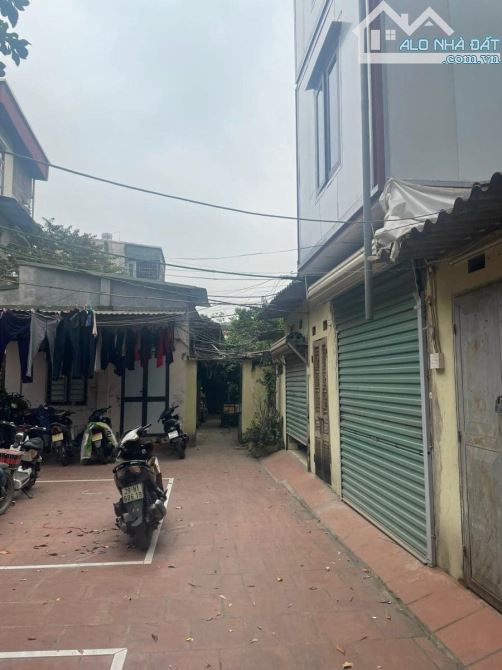 BÁN NHÀ CẤP 4 NGÕ 521 TRƯƠNG ĐỊNH . VÀO NHANH ĐỂ MUA KO TIẾC