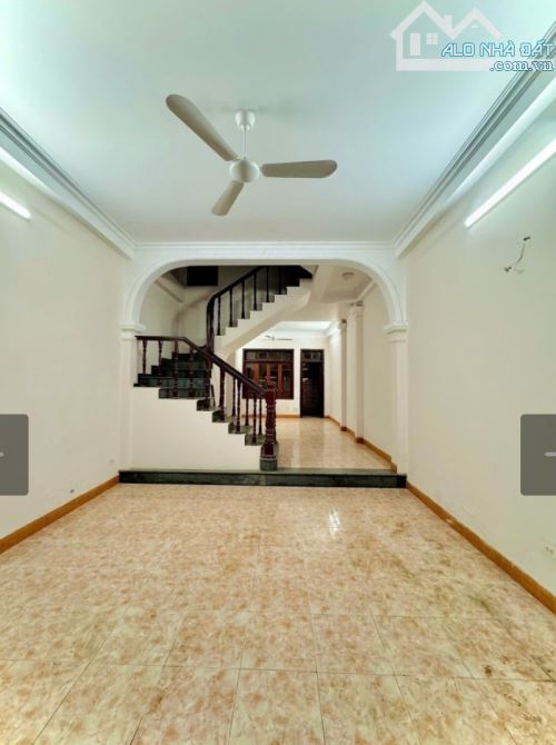 PHÂN LÔ KIM ĐỒNG, NGÕ THÔNG, VỈA HÈ, Ô TÔ TRÁNH, KINH DOANH, 63M, 4 TẦNG, 19 TỶ 800, Ở NGA