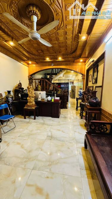 Nhà mặt đường Trần Nhân Tông (gần trường lái xe) - 109m2 - MT 4,2m - 4 tầng-hiện trạng đẹp