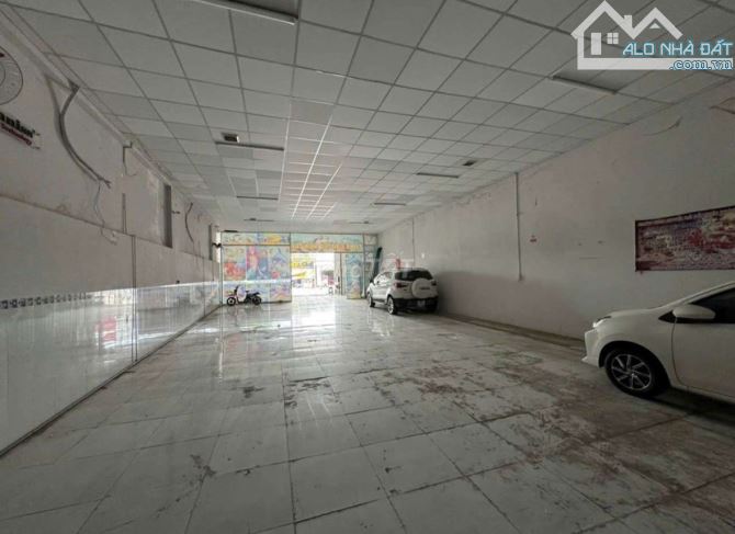 Cho thuê mặt tiền ngang 8m Nguyễn Văn Cừ ND gần Đại học Y Dược
