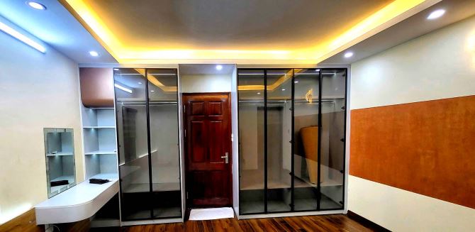 Bán nhà phố Thạch Bàn Long Biên ô tô vào nhà, Căn góc S 32m2 x 6 tầng 3 ngủ, giá 6 tỷ 9