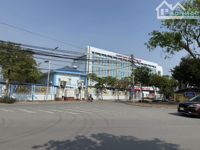 BÁN ĐẤT ĐẦU GIÁ PHÂN LÔ TAM HIỆP THANH TRÌ. SAU TRƯỜNG CẤP 2 TAM HIỆP . VỈA HÈ KINH DOANH - 1