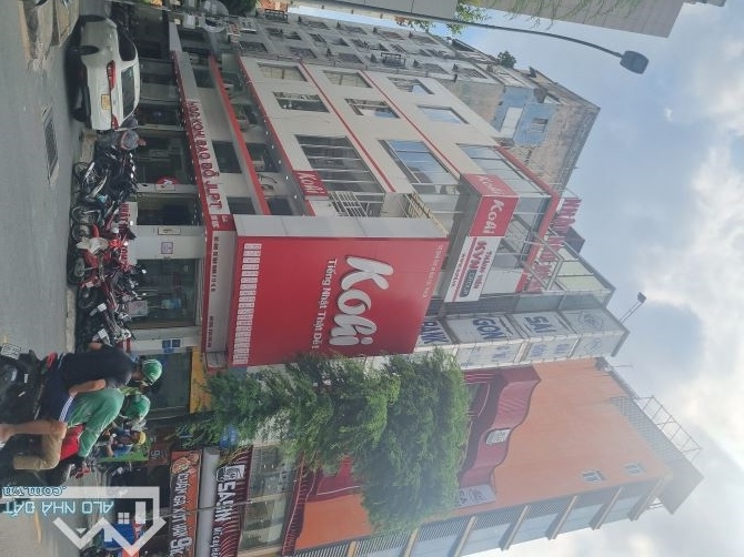 Cho thuê góc 2MT ngay VAN HANH MALL, Q10. Dt: 5x20m, Kc: trệt 4 lầu - 1