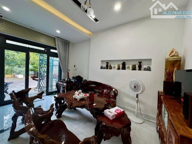 NHÀ HOÀ MINH 1 - SÁT BIỂN NGUYỄN TẤT THÀNH - 70M2 - 3 TẦNG - NHÀ ĐẸP - 4.68 TỶ - 1