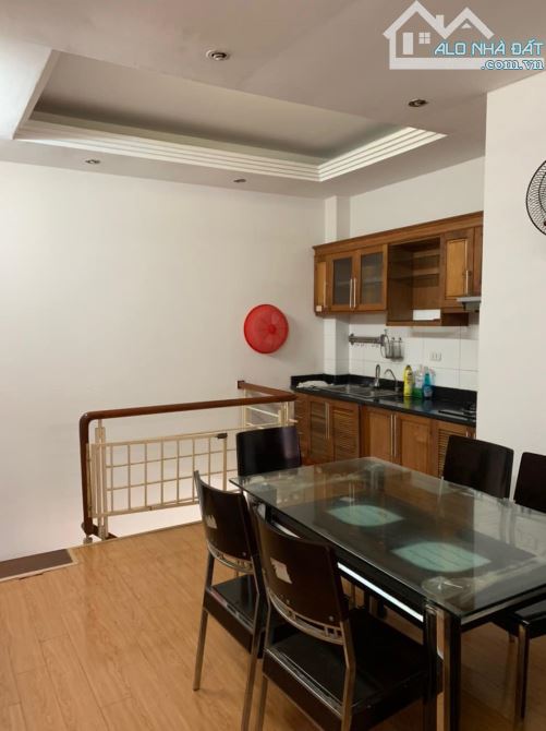 Bán nhà đệp ở luôn Hào Nam Đống Đa. DT32m 5 tầng 4 ngủ MT3m5 Giá 8 tỷ - 1