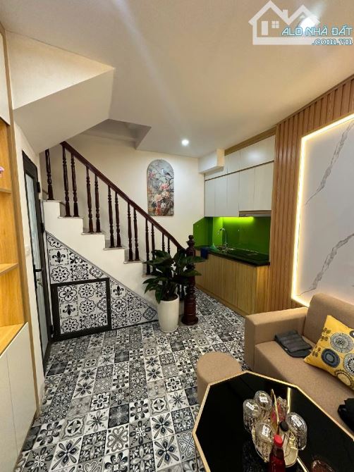 💥 MỘT BƯỚC CHÂN RA PHỐ - 22m *5 TẦNG - 5.85 TỶ - 1