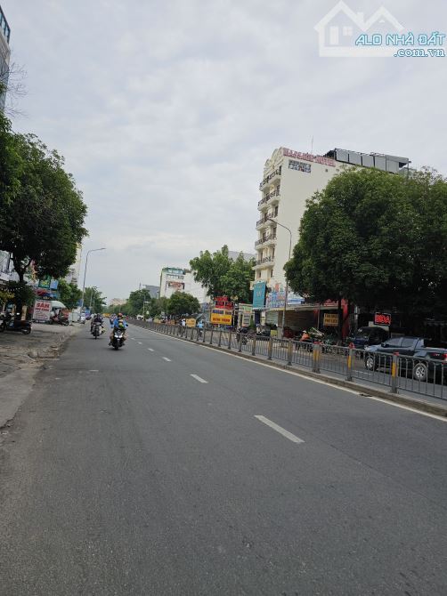 Cho thuê Building MT Cộng Hòa, Tân Bình, DT; 8x28m, hầm 5 lầu, giá thuê 120tr/tháng - 1