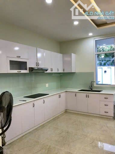 MT Nguyễn Bá Huân 7.5x29 205m2  4 Lầu 9PN, Có Hồ Bơi. HĐT 3000$. Giá 39.5 tỷ TL Chính Chủ - 1