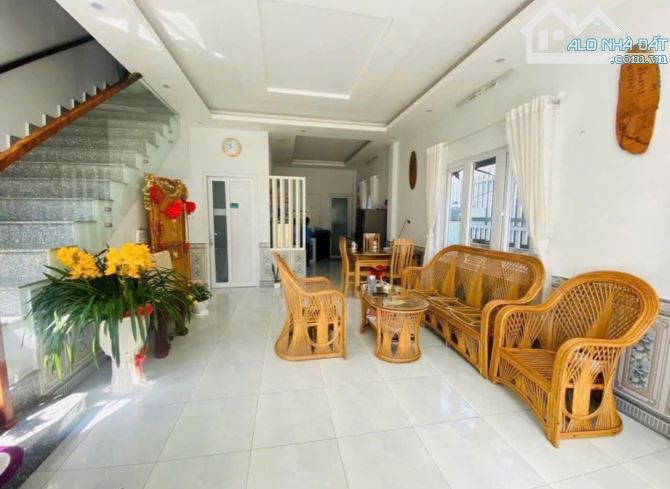 CHỈ 9ty ANH CHỊ ĐÃ SỞ HỮU NGAY MỘT CĂN VILLA SÂN VƯỜN TẠI ĐÀ LẠT - 2